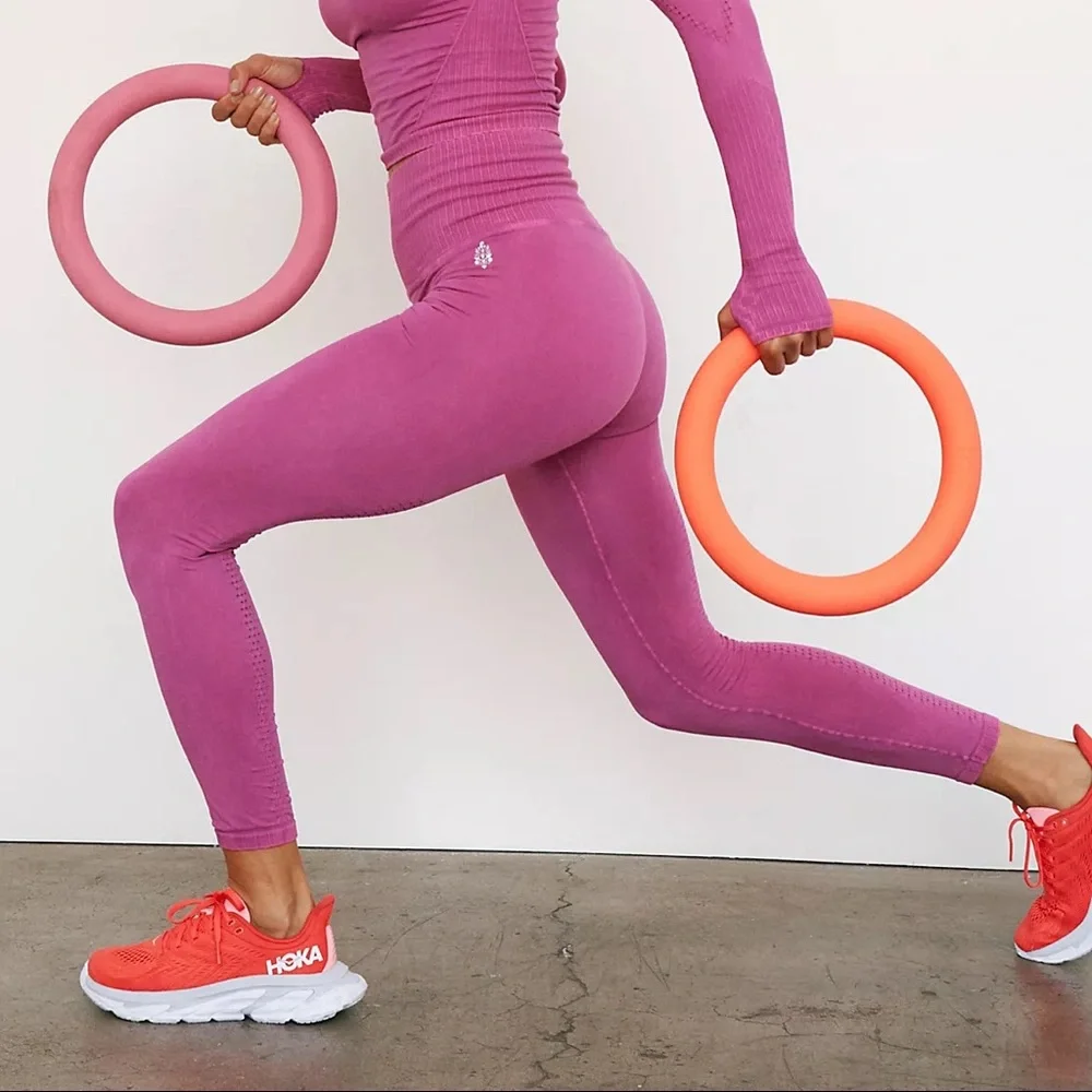 FREE PEOPLE MOVEMENT High Rise 7/8 Good Karma Seamless Leggings in Magenta Disco